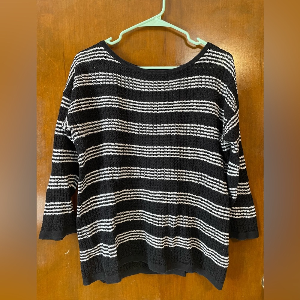 Jones New York size medium black and white stripped sweater